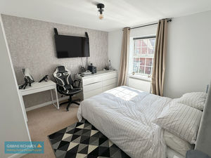 Bedroom- click for photo gallery